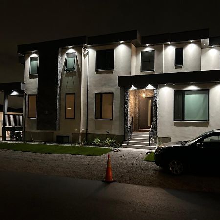 Wecare Guest Suite Бърнаби Екстериор снимка