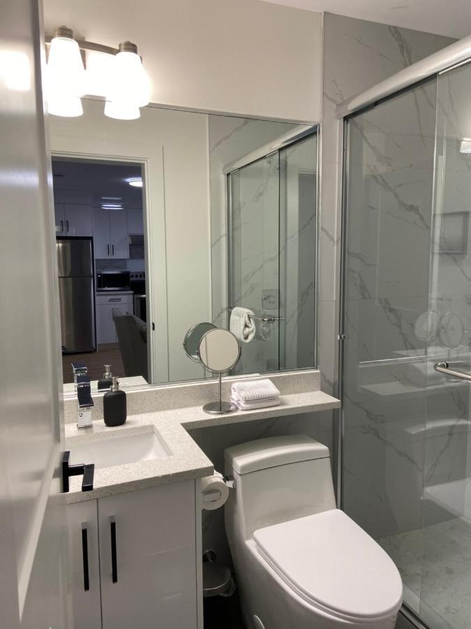 Wecare Guest Suite Бърнаби Екстериор снимка