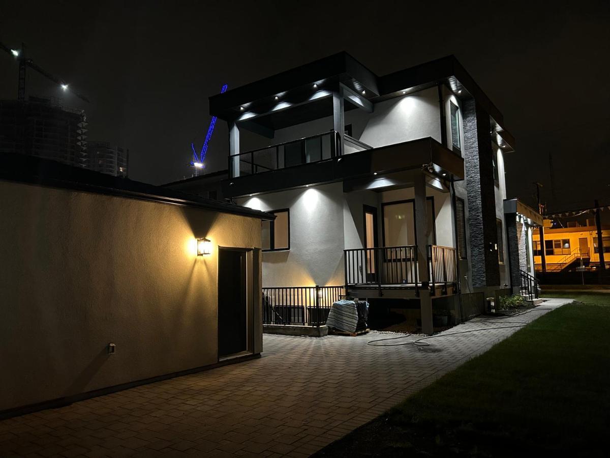 Wecare Guest Suite Бърнаби Екстериор снимка
